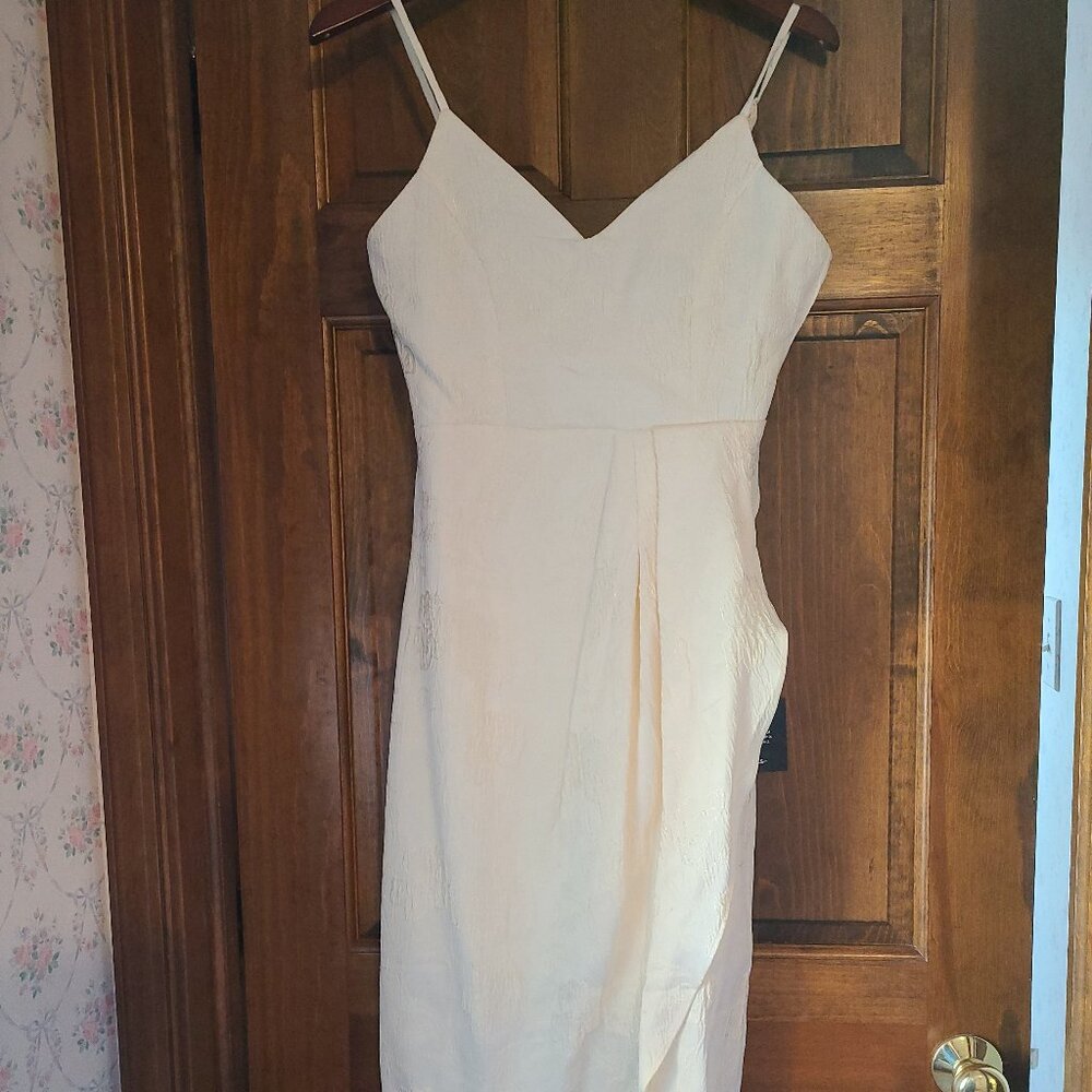 LULUS TRULY EXQUISITE MIDI- IVORY TULIP JACQUARD ASYMMETRICAL ALL OCCASSIONS (M)